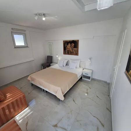 Graciela * Gradac (Split-Dalmatia)